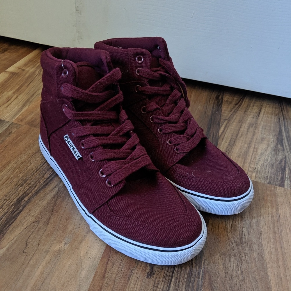 NWOT Airwalk Sneakers